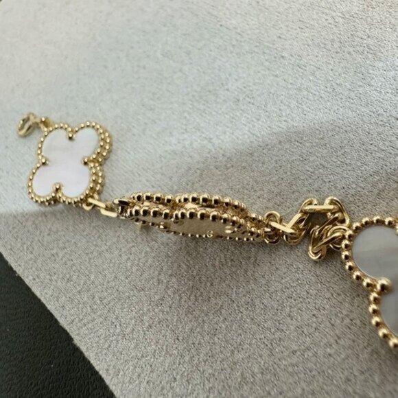 Authentic Van Cleef & Arpels 18K gold white mother-of-pearl bracelet - Picture 8 of 9